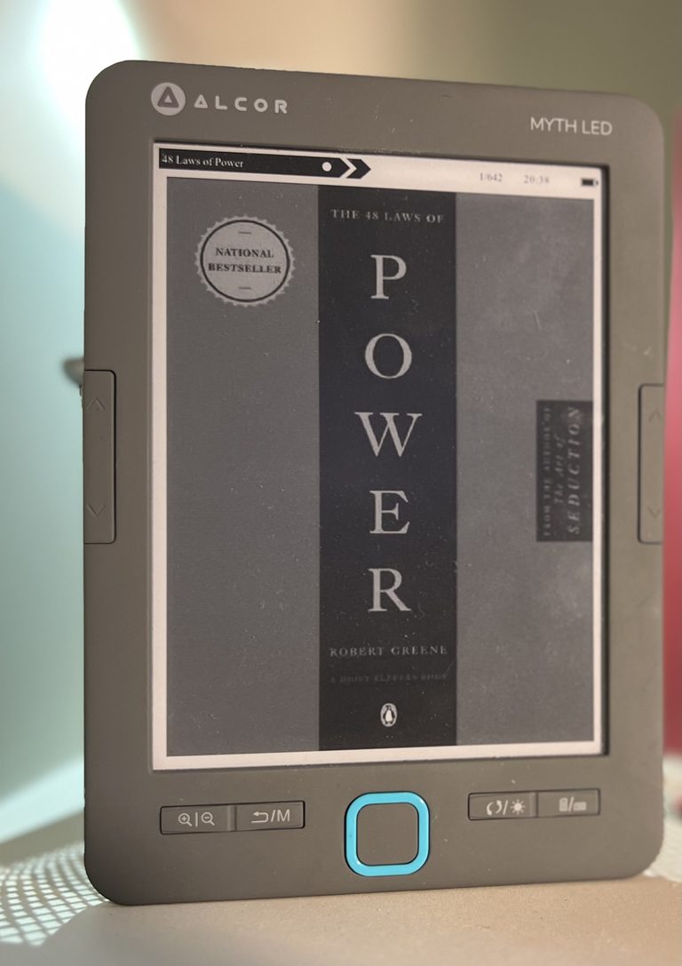 Alcor Myth LED: The E-Reader With No Ecosystem At All